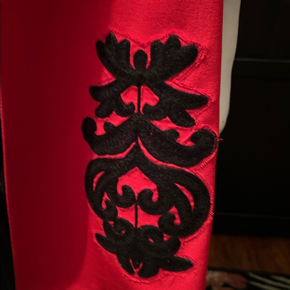 Handcrafted Kiss Coat - Picture 6 of 14